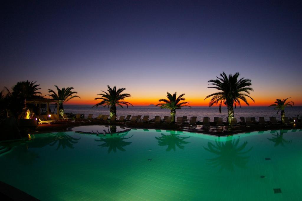 Hotel Villaggio Cala Di Volpe 카포바티카노 외부 사진