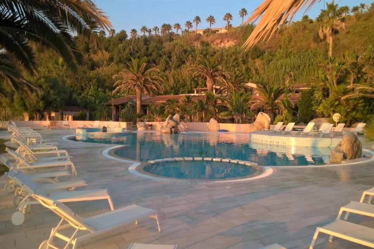 Hotel Villaggio Cala Di Volpe 카포바티카노 외부 사진