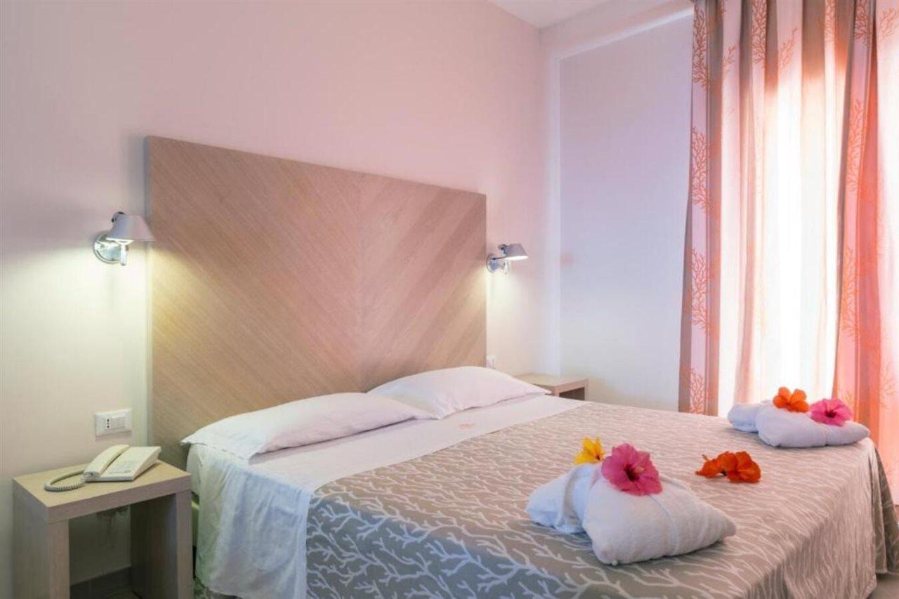 Hotel Villaggio Cala Di Volpe 카포바티카노 외부 사진