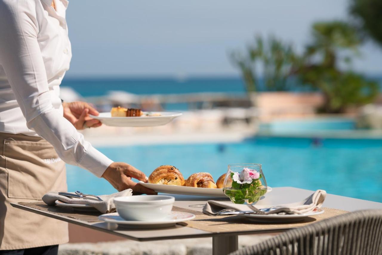 Hotel Villaggio Cala Di Volpe 카포바티카노 외부 사진