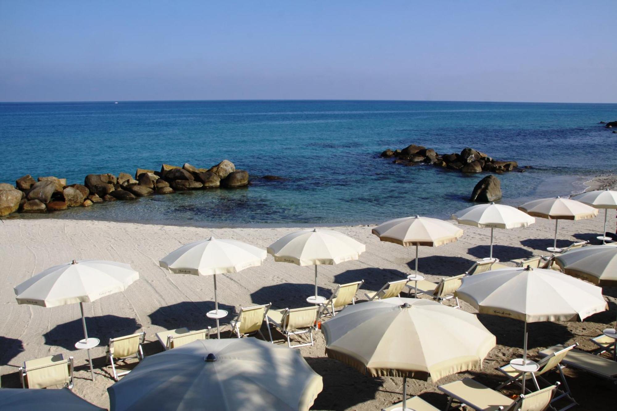 Hotel Villaggio Cala Di Volpe 카포바티카노 외부 사진