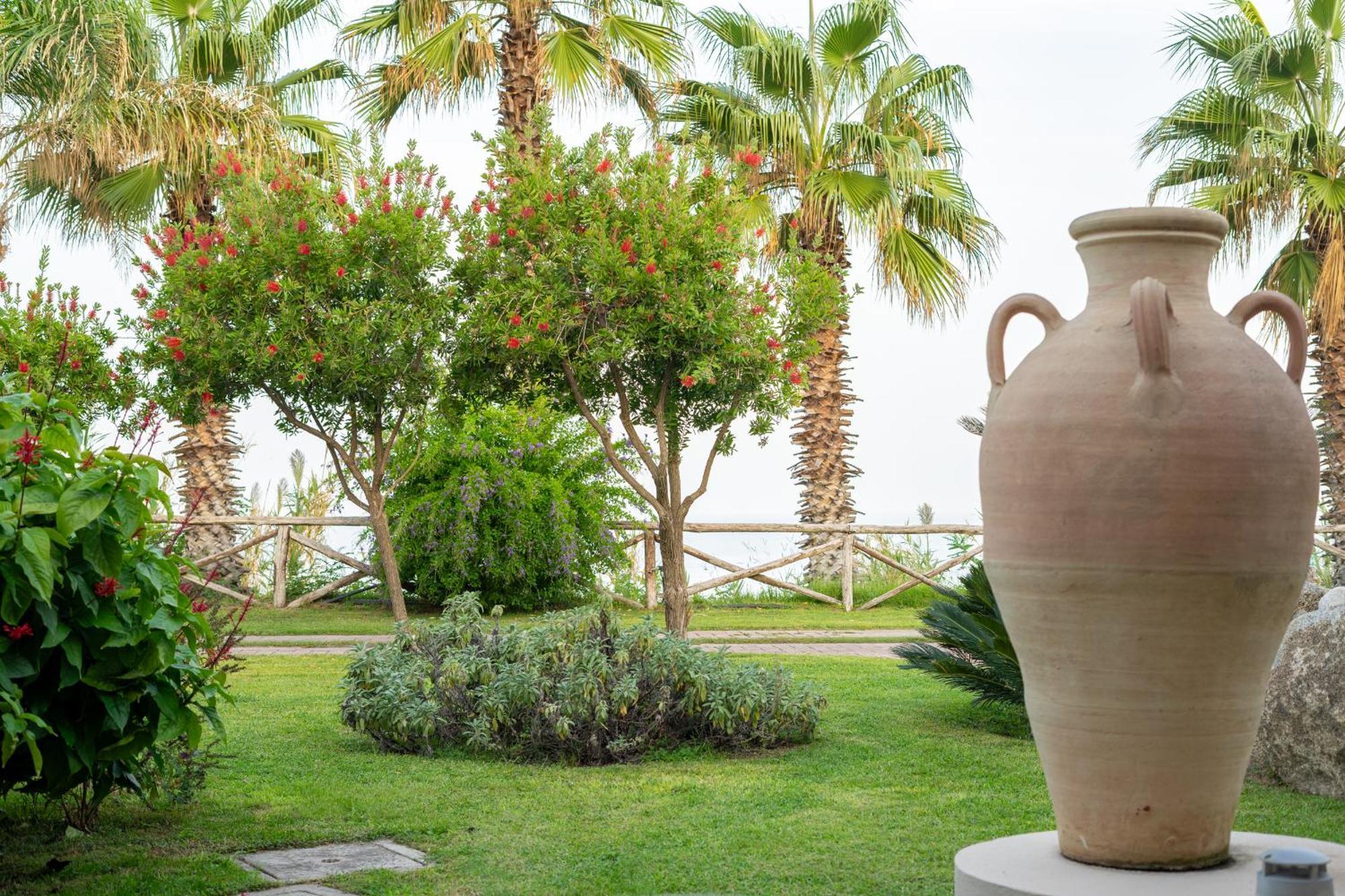Hotel Villaggio Cala Di Volpe 카포바티카노 외부 사진