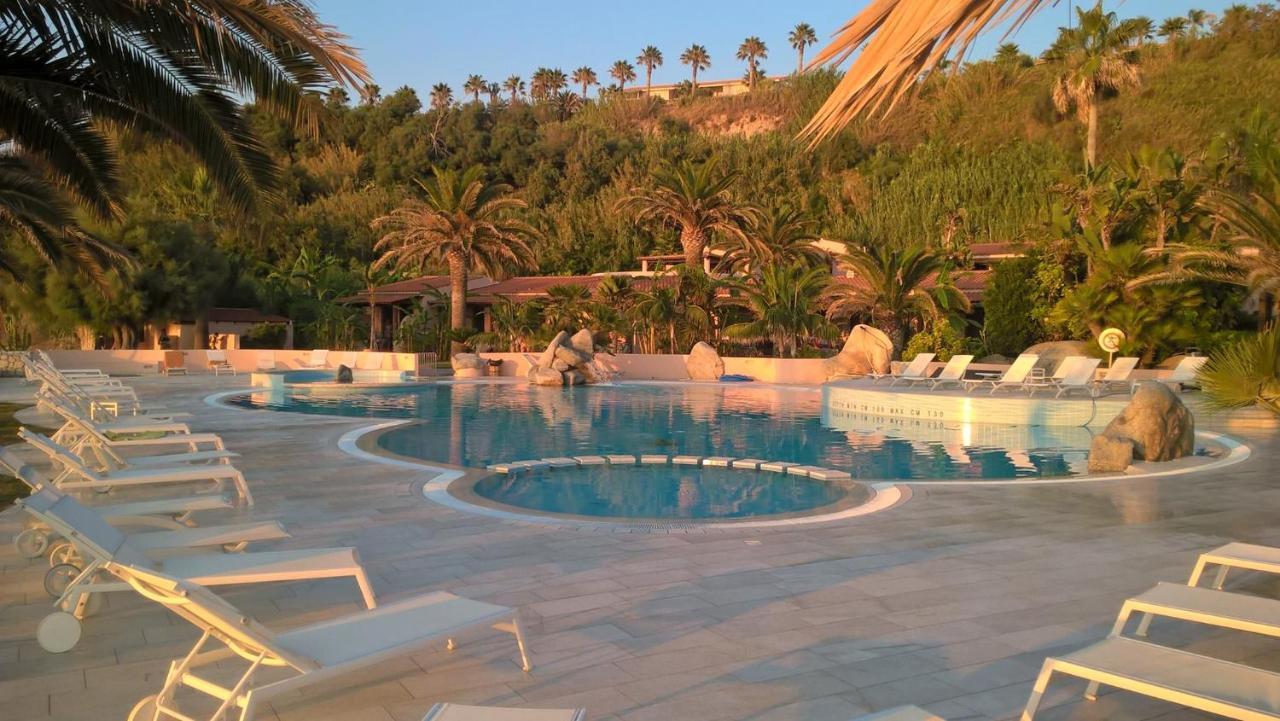 Hotel Villaggio Cala Di Volpe 카포바티카노 외부 사진